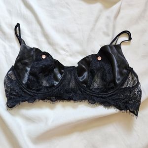Black burlesque bra 36d